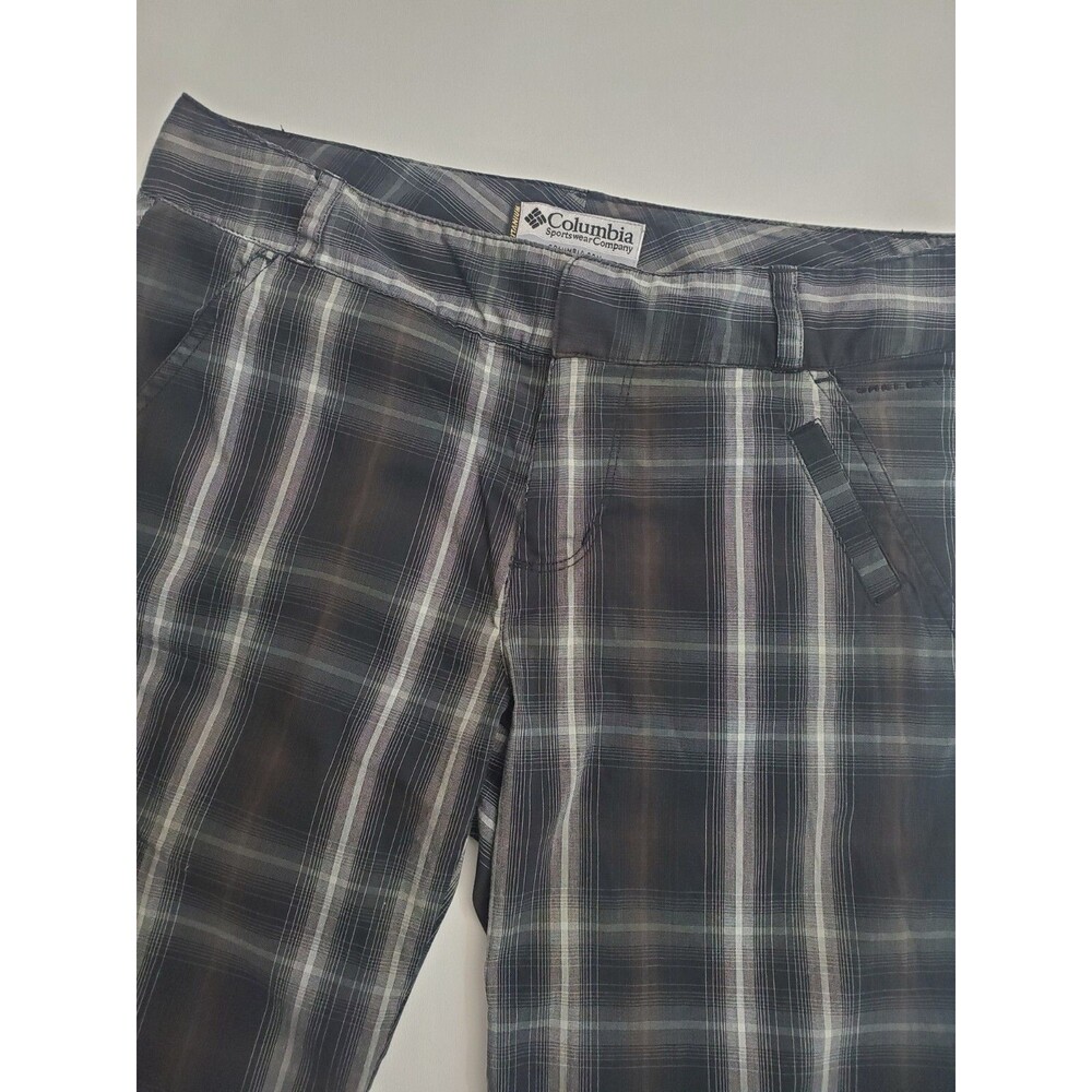 Columbia Sportswear Women's Omni-Dry Titanium Activewear Shorts, Plaid, 6